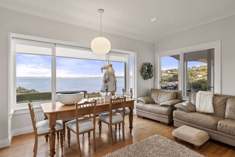 1 Marine Parade Piha_23