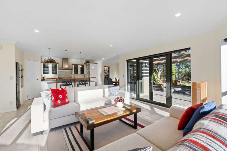 5828 West Coast Road Springfield_9