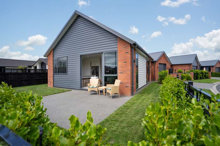 10 Garland Lane Leamington_15