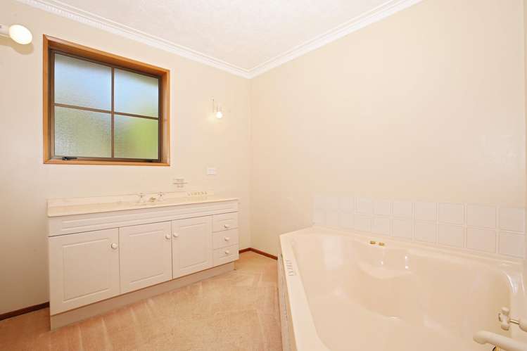 1 Milton Street Riverton_14