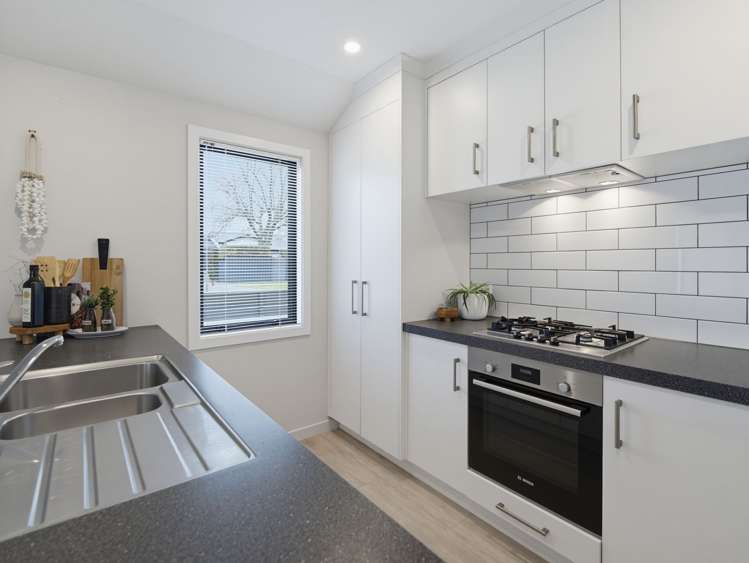 206 Park Road North_2