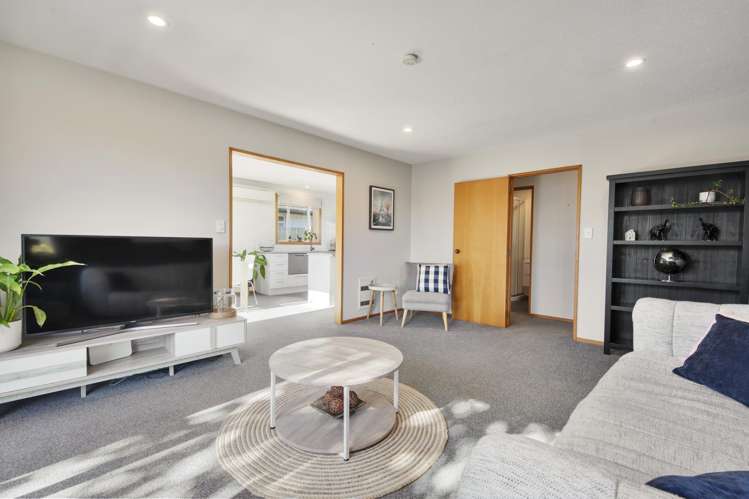 2/20 Downing Street Hoon Hay_9