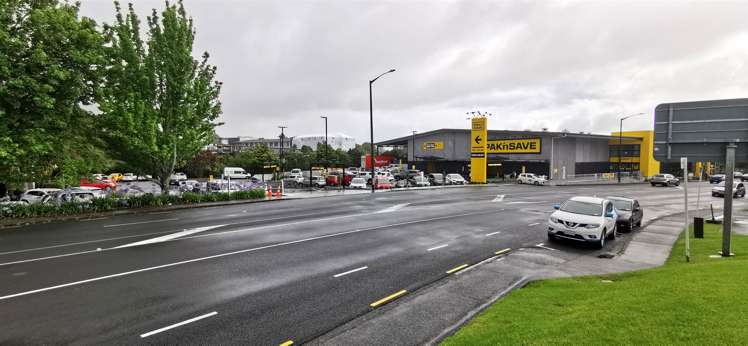 1 Alderman Drive Henderson_14