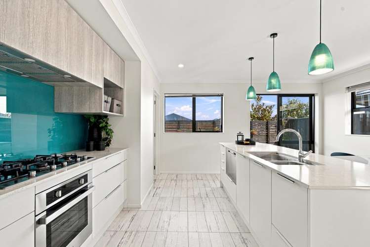 99 Kemble Drive_3