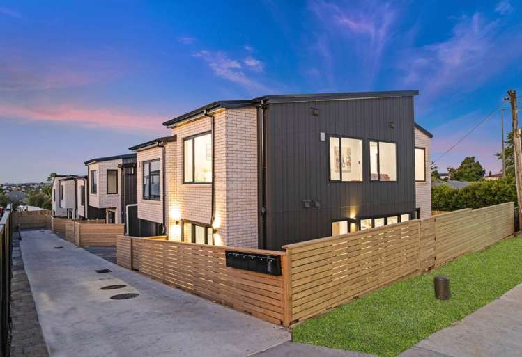 98a Royal Road Massey_1