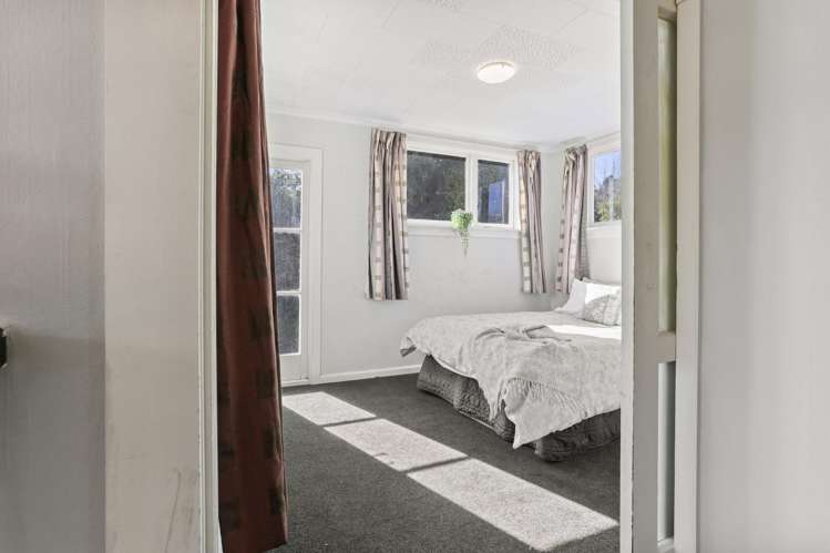 29 & 29a Stalkers Road Woodend Beach_31