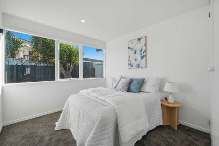 21 Lawrence Crescent_4