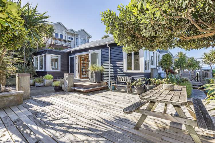 16 Beach Street Island Bay_18