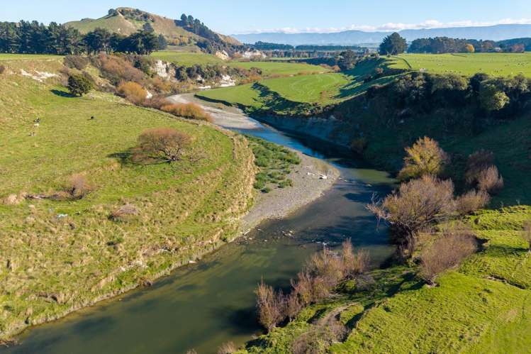 120 Okarae Road Rangitikei Surrounds_7