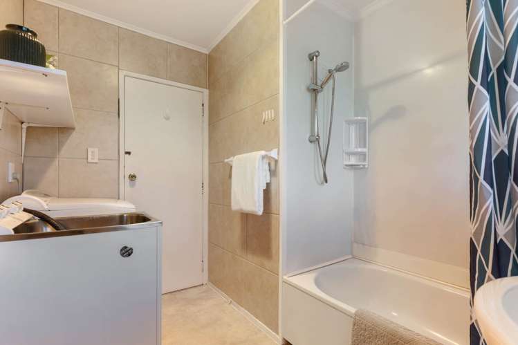 2/235 Marua Road Mount Wellington_6