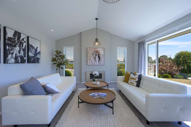 55 Fairose Drive Richmond_18