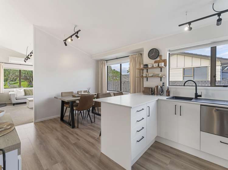 10 Bluewater Place Wattle Downs_15