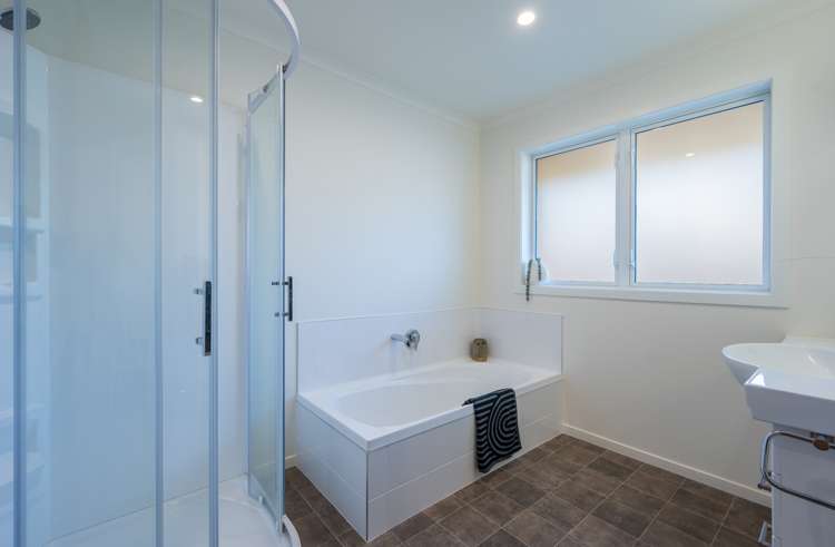 43 Fairose Drive Richmond_18