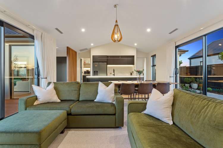 11 Orchiston Way_0