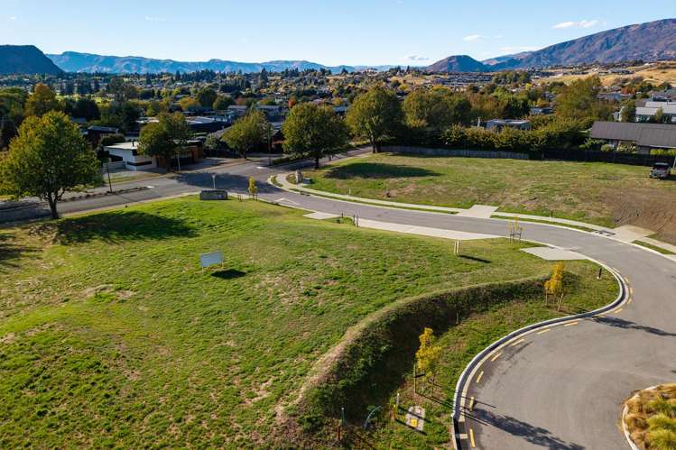 4 and 9 Theodore Court Wanaka_6