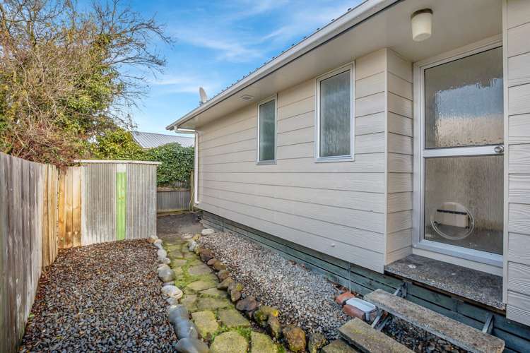 82 Gilberthorpes Road Hei Hei_13