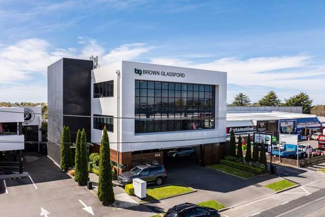 Modern office suits investor or owner-occupier