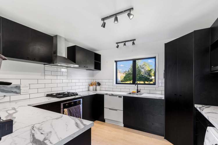 87 Pigeon Valley Road Wakefield_17