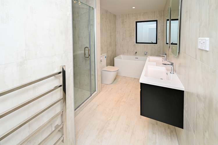 2 Wheki Place Swanson_9