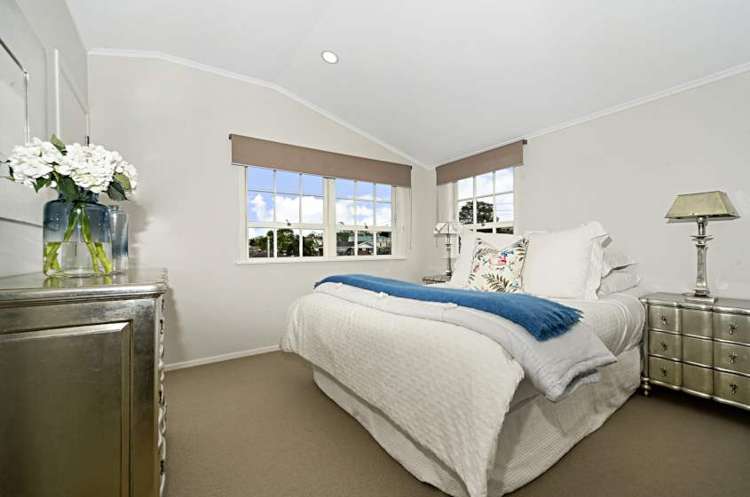 70 Marine Parade Mellons Bay_16