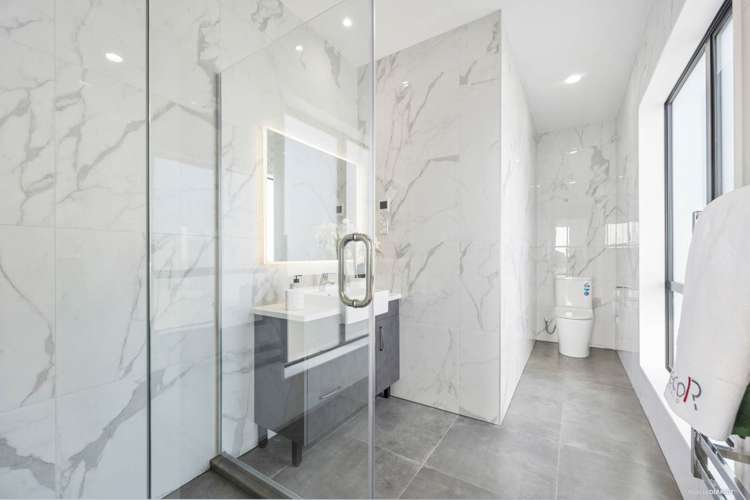 1 Tannaghmore Drive Flat Bush_17