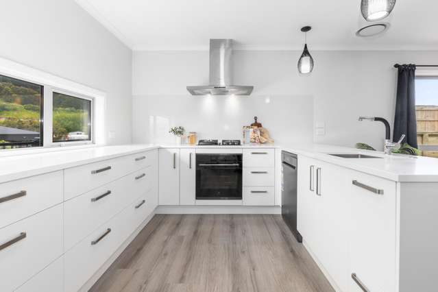 60 Hokioi Drive Porirua_1