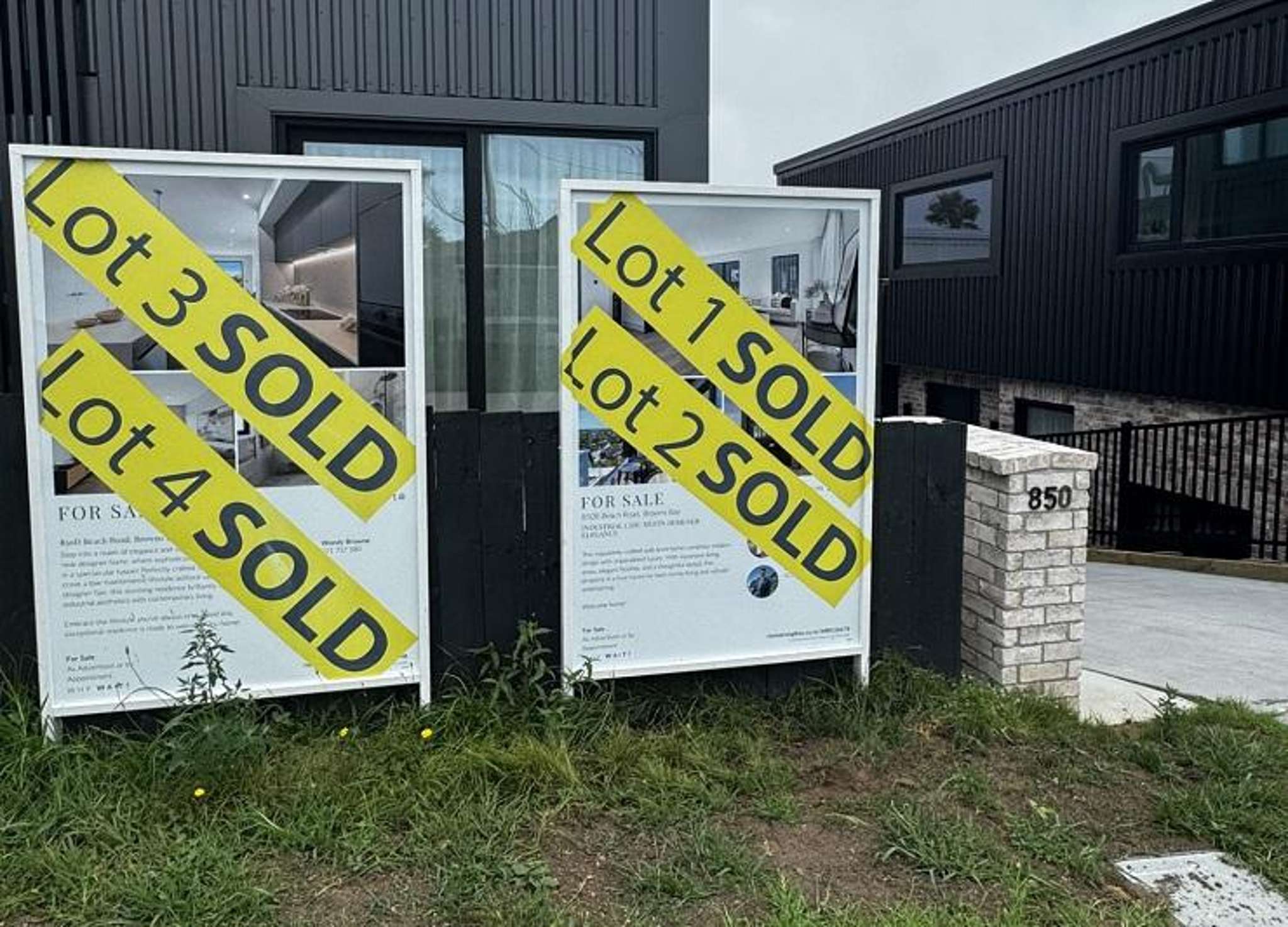 Townhouses from cancelled Block NZ sell for a huge loss despite fetching top prices