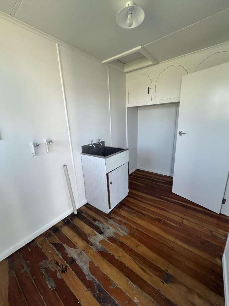 8 Jones Place 10754_12