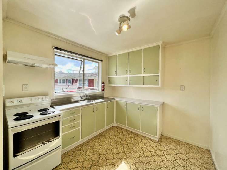 2/1 Sturges Road Henderson_5