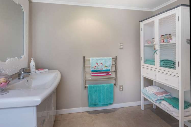 19 Montgomery Crescent Cockle Bay_18