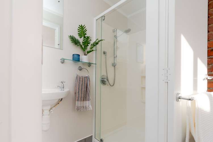 9 Royal Street Berhampore_19