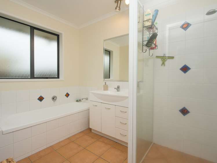 21 Newfield Drive Fairview Downs_11