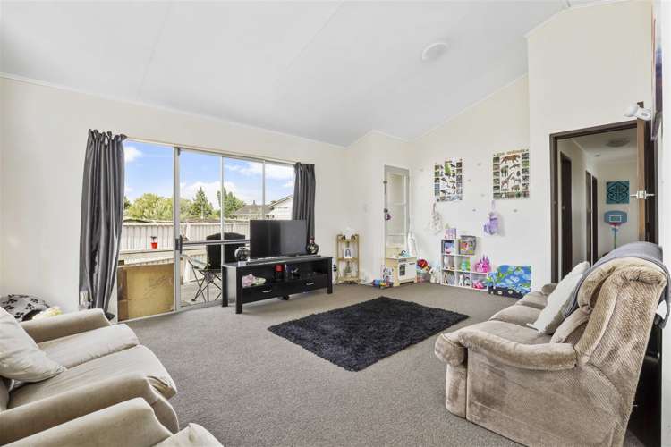 4 Elmwood Crescent Pukete_5