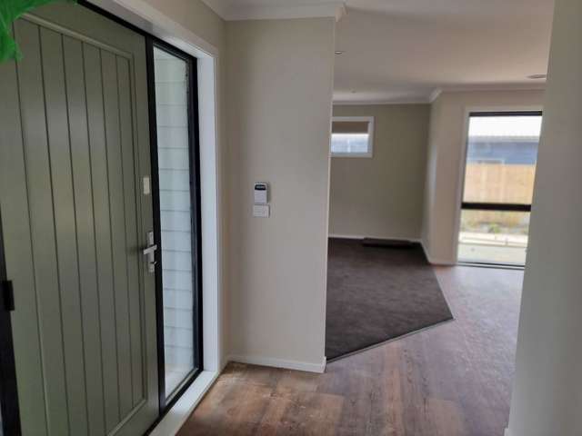 74 Hokioi Drive Porirua_3