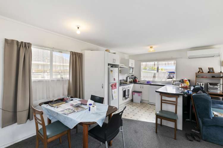 2/3 Hewer Crescent Naenae_4