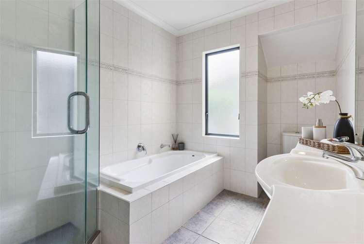 22 The Esplanade Eastern Beach_22