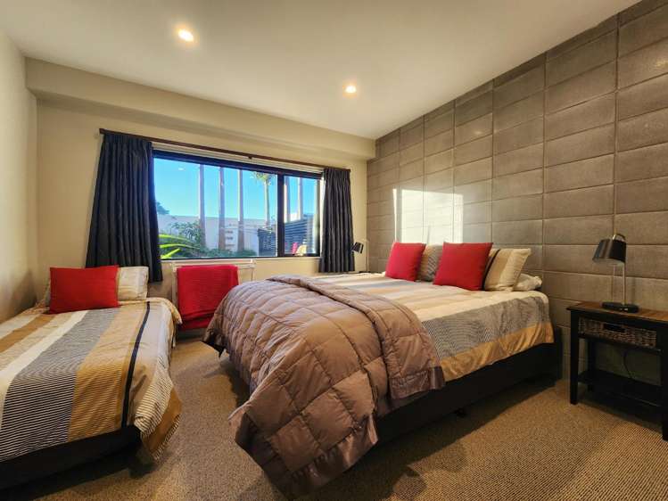 2/1152a South Road Oakura_5