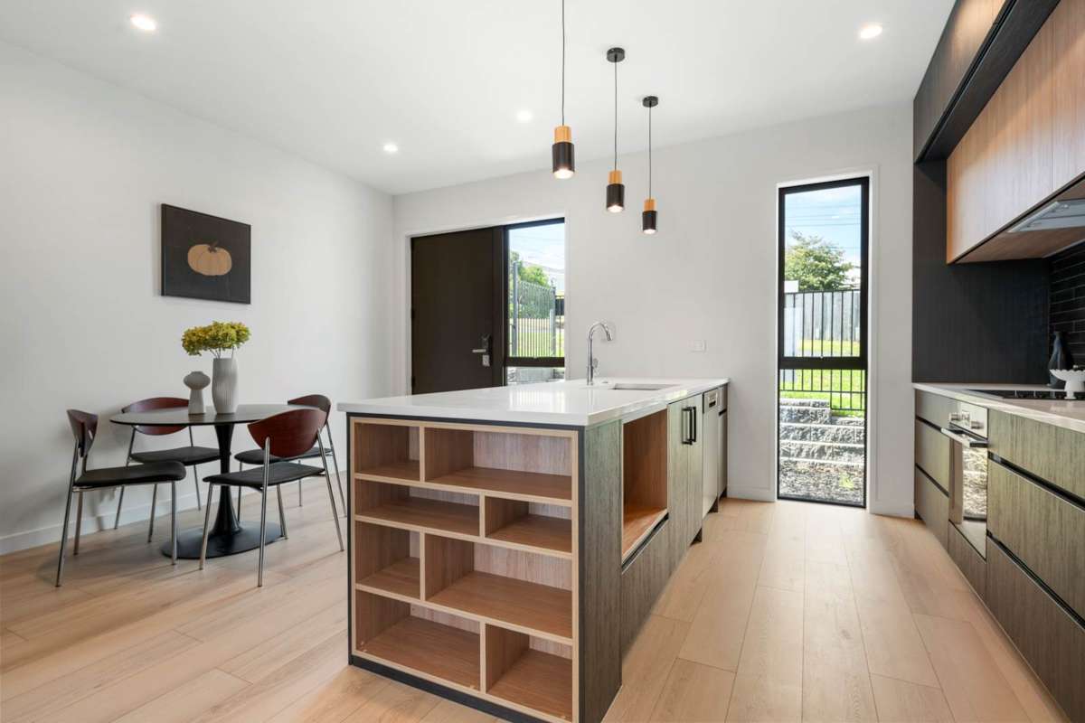 9&11 Seaview Road_1