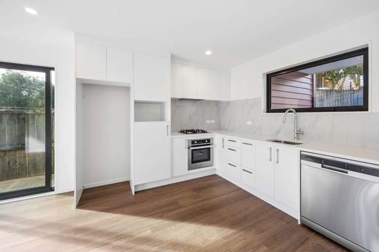 85A Rosier Road Glen Eden_2