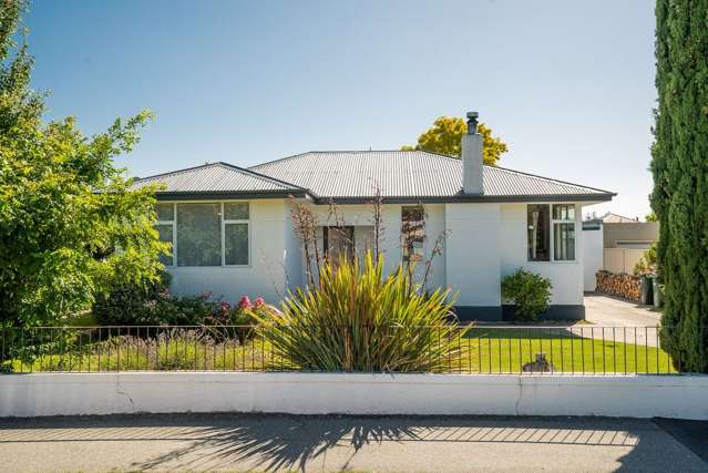 Warm, light-filled home to make your own