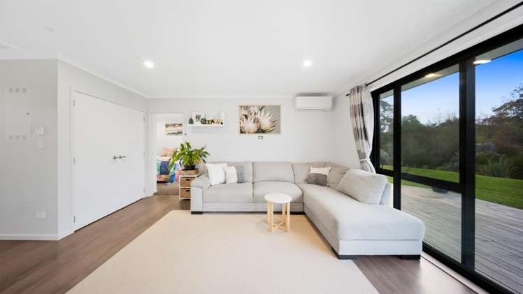 1347 State Highway 16 Waimauku_28