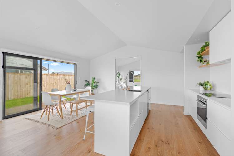 27 Saint Michael Crescent One Tree Point_15