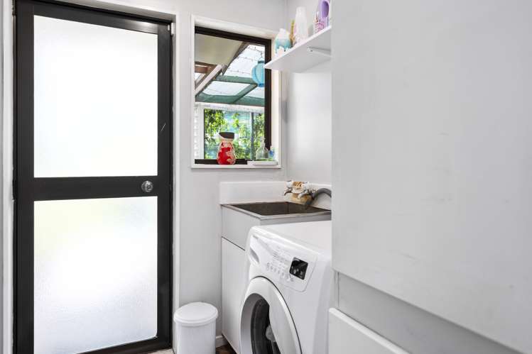 18 Susan Street Pukehangi_10