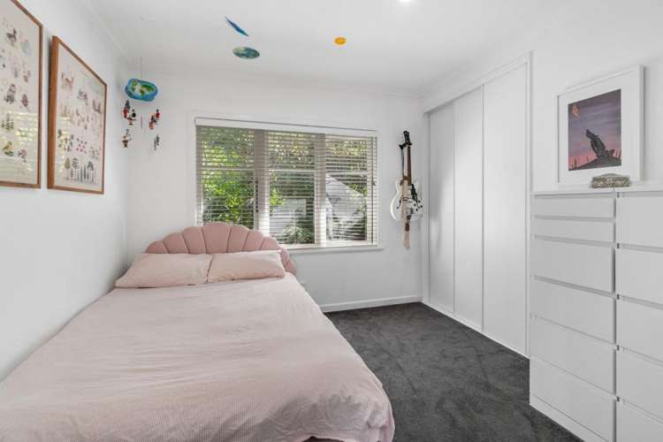 31 Valley Road Titirangi_13