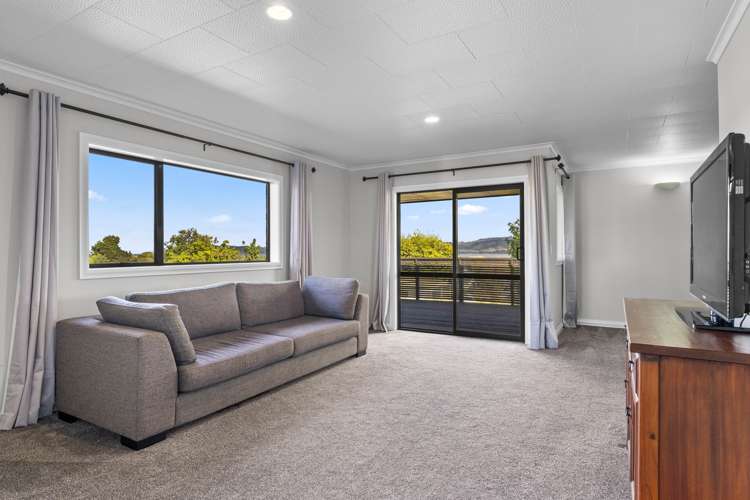 19 Ingle Avenue Waipahihi_6