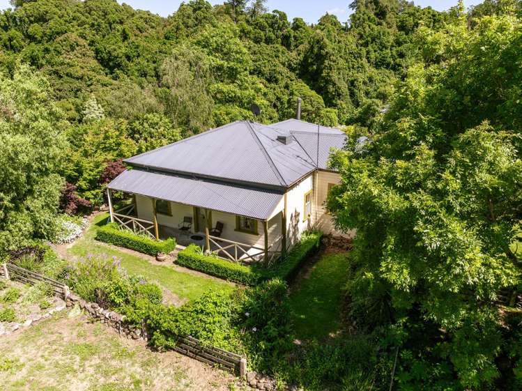 2111 Kahutara Road_2