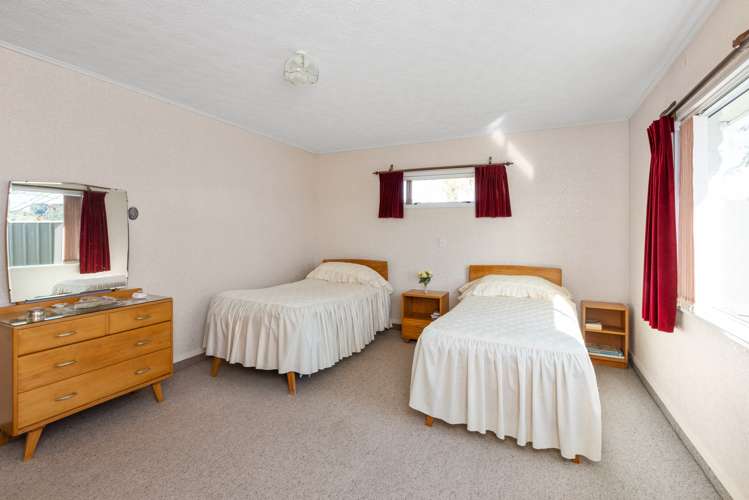 21a Whiting Crescent Greenmeadows_7