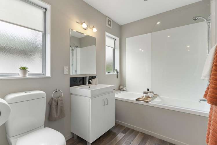 52 Tarawera Road Johnsonville_14