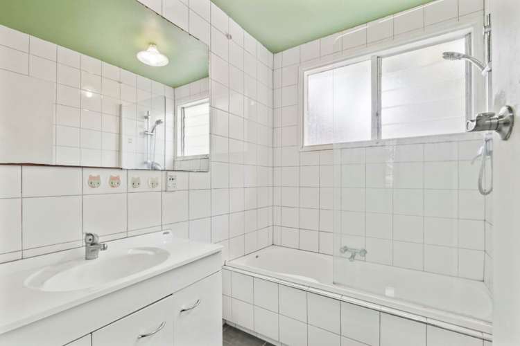 182 Lake Road Northcote_11