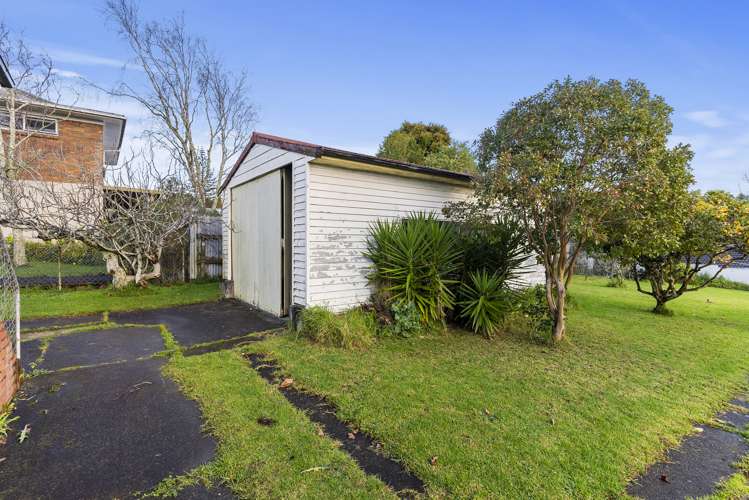 4208 Great North Road Glendene_23